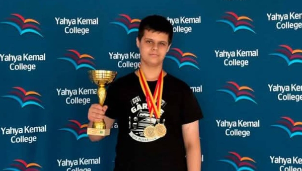 Jon Fejzullahu after winning first place at the Lake Queen Chess Tournament